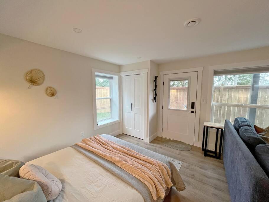 Modern Studio With Soft Tub And Mountain Views - Ratcliffe Guest Suite Duncan Εξωτερικό φωτογραφία